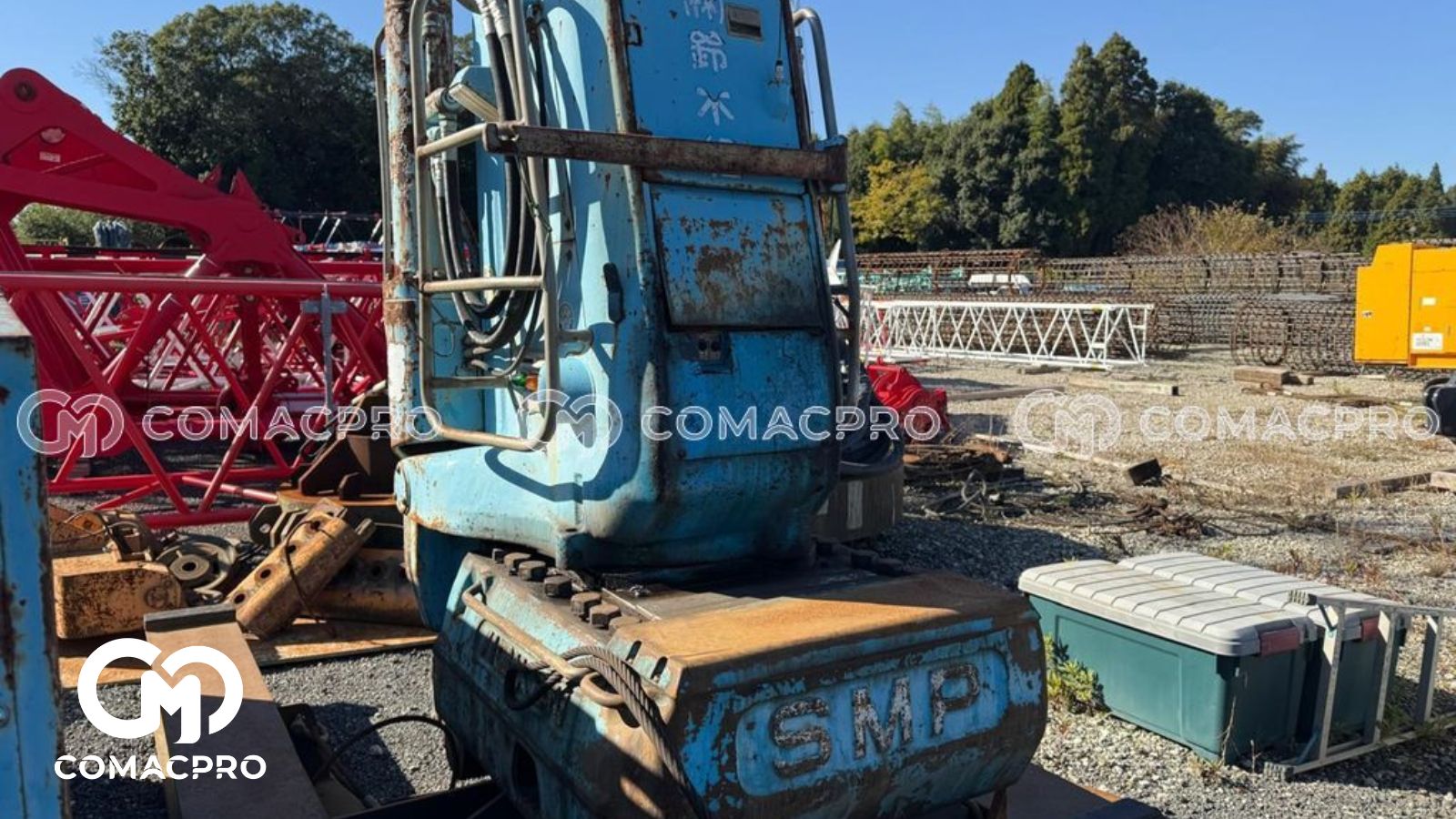 Máy ép cọc cừ GIKEN AT90 được thiết kế cho các hoạt động đóng cọc hiệu quả và thân thiện với môi trường. Sau đây là các thông số kỹ thuật chính của máy: