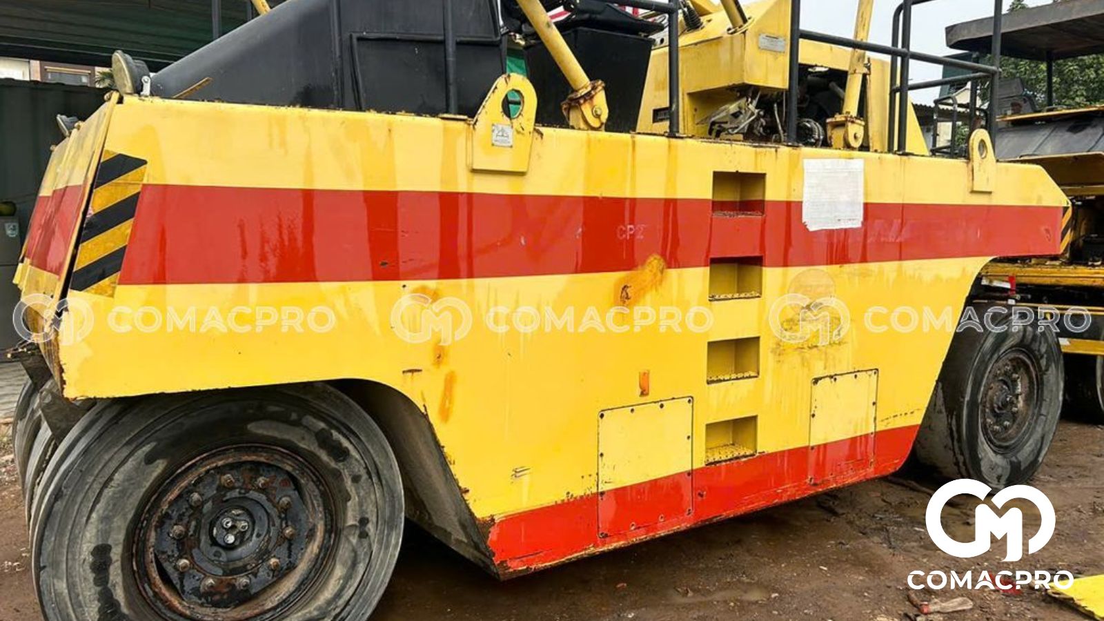 Dòng xe lu tĩnh DYNAPAC CP271 gồm các thông số như sau: