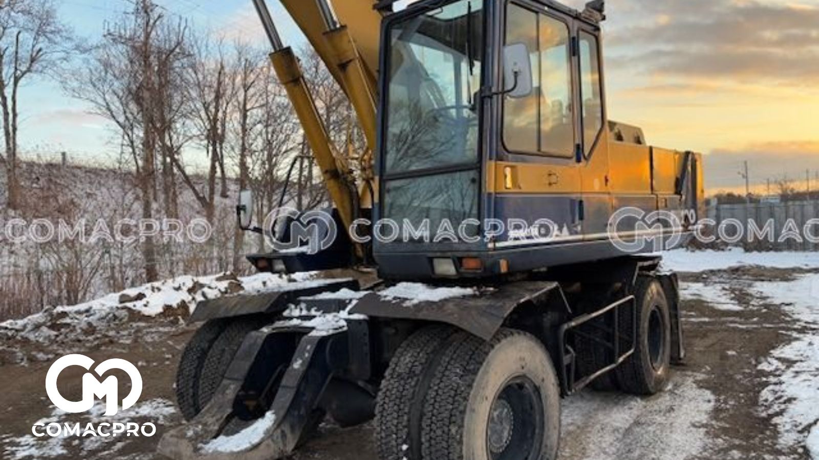 Chi tiết thông số mẫu máy KOMATSU PW200-1 cùng Comacpro theo dõi ngay bên dưới: