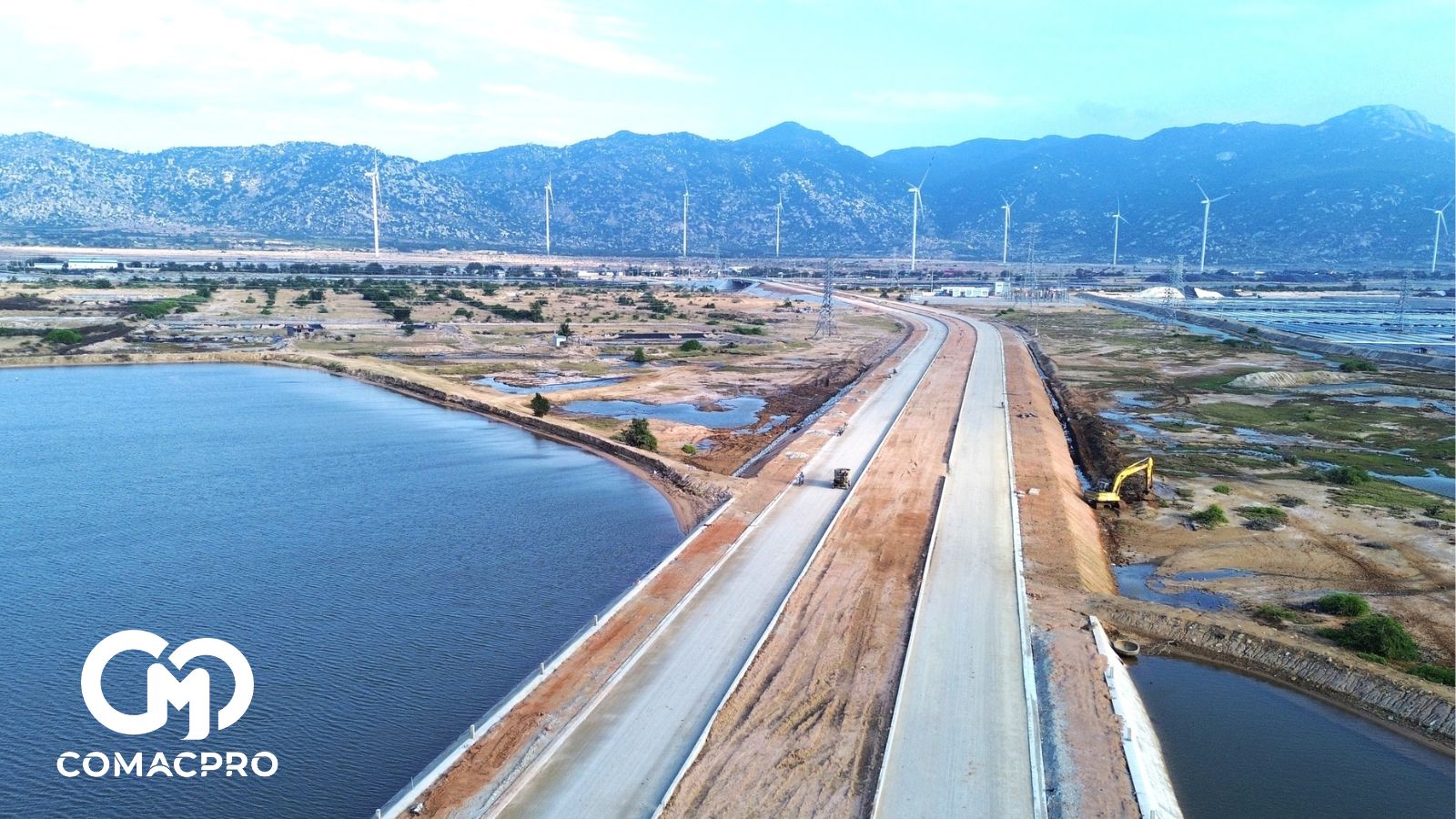 Theo thiết kế được duyệt tuyến đường có quy mô mặt cắt ngang nền đường hoàn thiện rộng 34m, mặt đường gồm 6 làn xe rộng 21m.