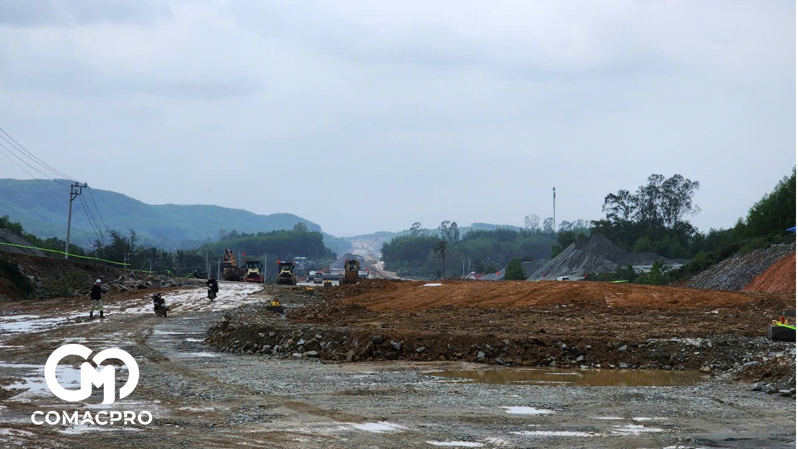 Thời tiết bất lợi cản trở lớn đến công tác thi công cao tốc Quảng Ngãi - Hoài Nhơn.