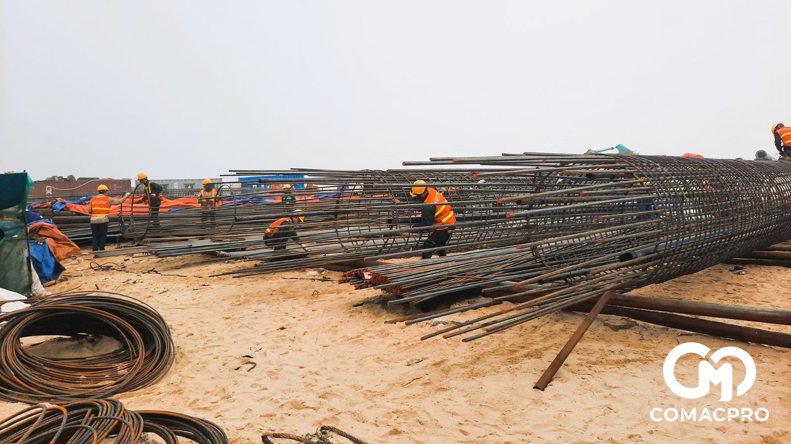 Cấu kiện bê tông tại bãi đúc.