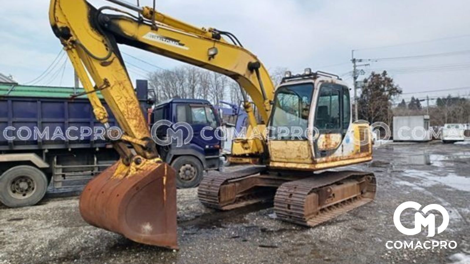 SUMITOMO SH120-3 lại phù hợp cho các công việc cần công suất mạnh mẽ hơn, đặc biệt là trong các điều kiện làm việc khắc nghiệt và công việc đào nặng.