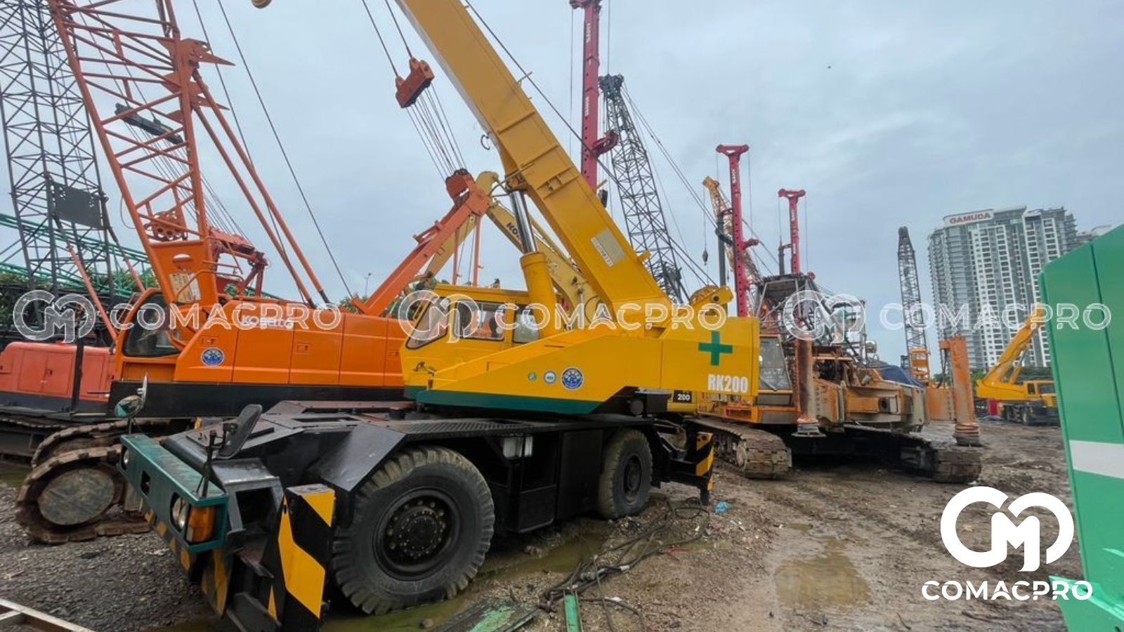 Cẩu lốp KOBELCO RK200 là một trong những model cẩu lốp nổi bật với những đặc điểm vượt trội, mang lại hiệu suất làm việc ấn tượng.