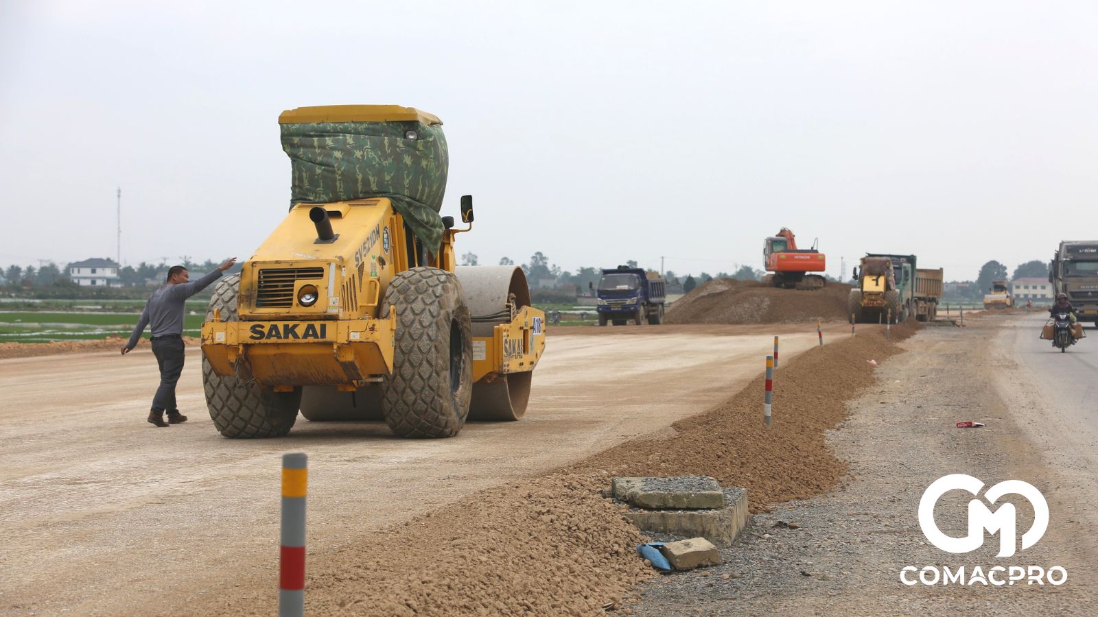 Theo chủ đầu tư, trên tuyến có cầu vượt đường sắt Bắc - Nam, cầu sông Yên bằng bê tông cốt thép và BTCT dự ứng lực theo TCVN 11823-1:2017.