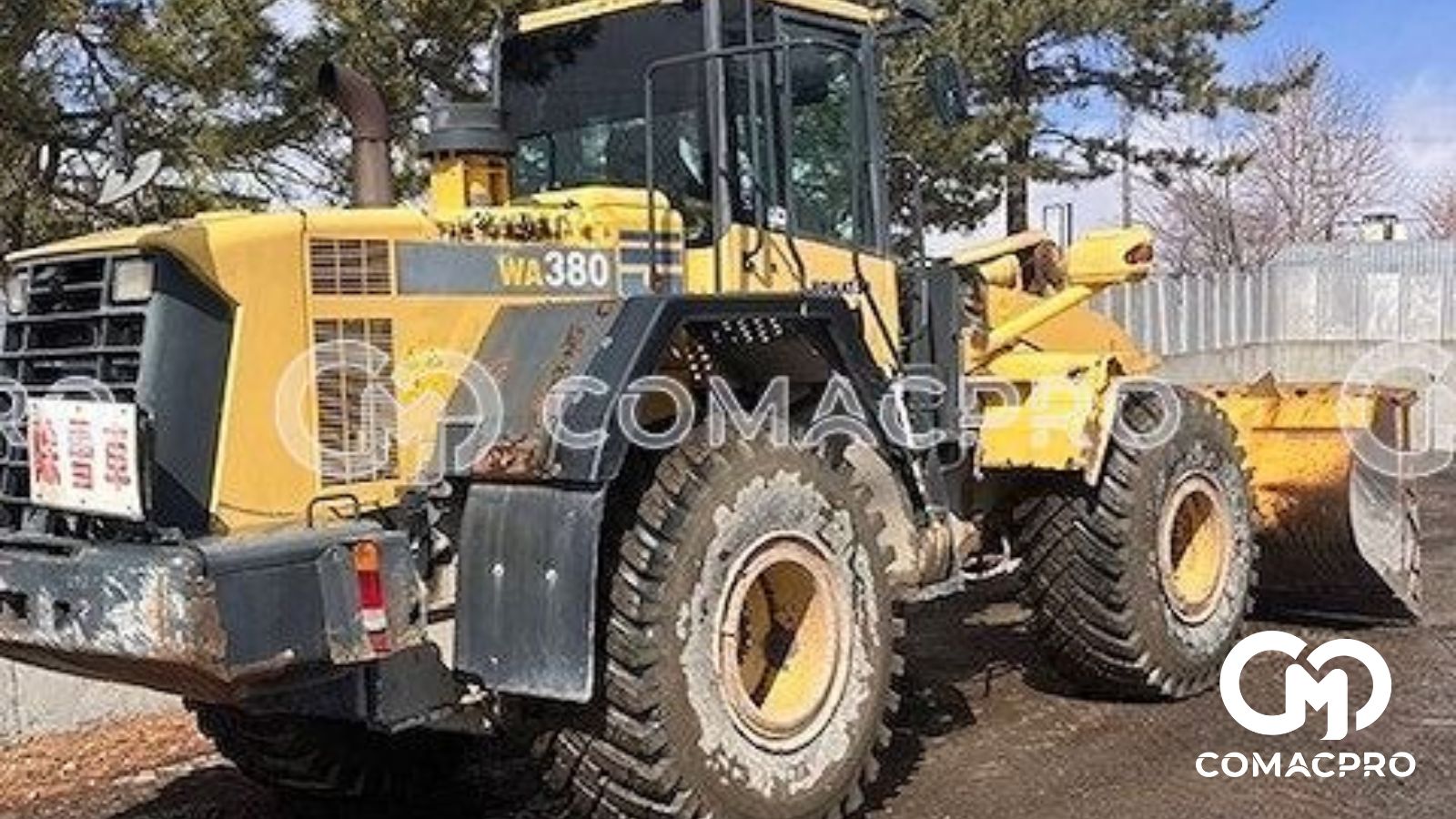 WA380-6 là một trong những dòng máy công trình hiệu suất cao, được thiết kế để đáp ứng nhu cầu làm việc trong các môi trường xây dựng.