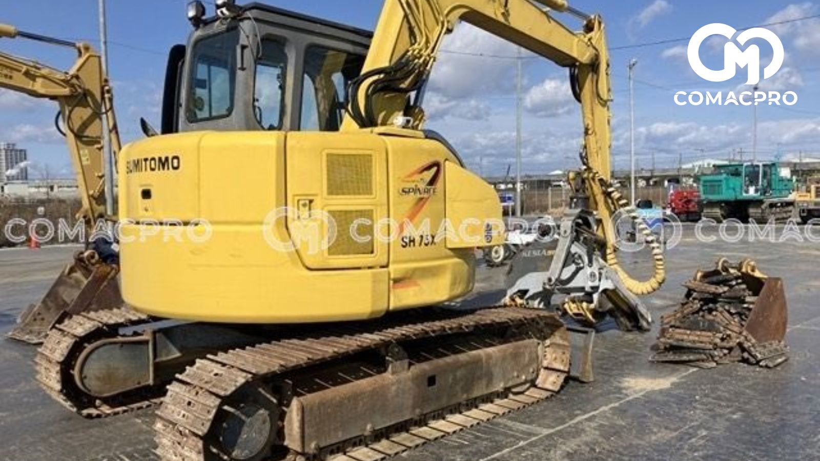 Máy Sumitomo SH75X nổi tiếng với động cơ mạnh mẽ, hệ thống thủy lực tiên tiến.