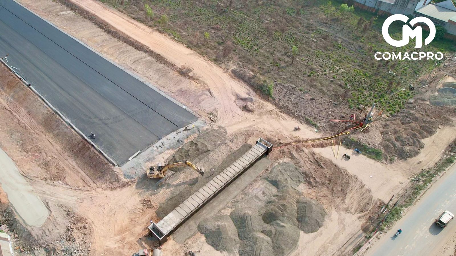 Một đoạn thi công giao giữa Biên Hoà và Long Thành (Đồng Nai).