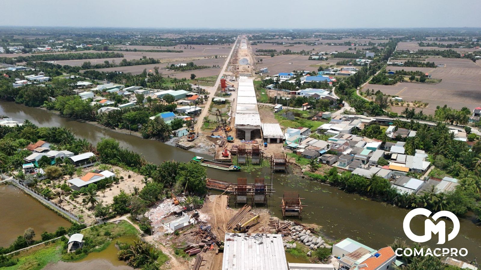 Thông tin từ Sở Xây dựng Long An, dự án hiện đạt tiến độ được duyệt, phấn đấu cơ bản hoàn thành phần đường cao tốc trong tháng 10/2025 và toàn bộ dự án trong năm 2026 theo chỉ đạo của Chính phủ.