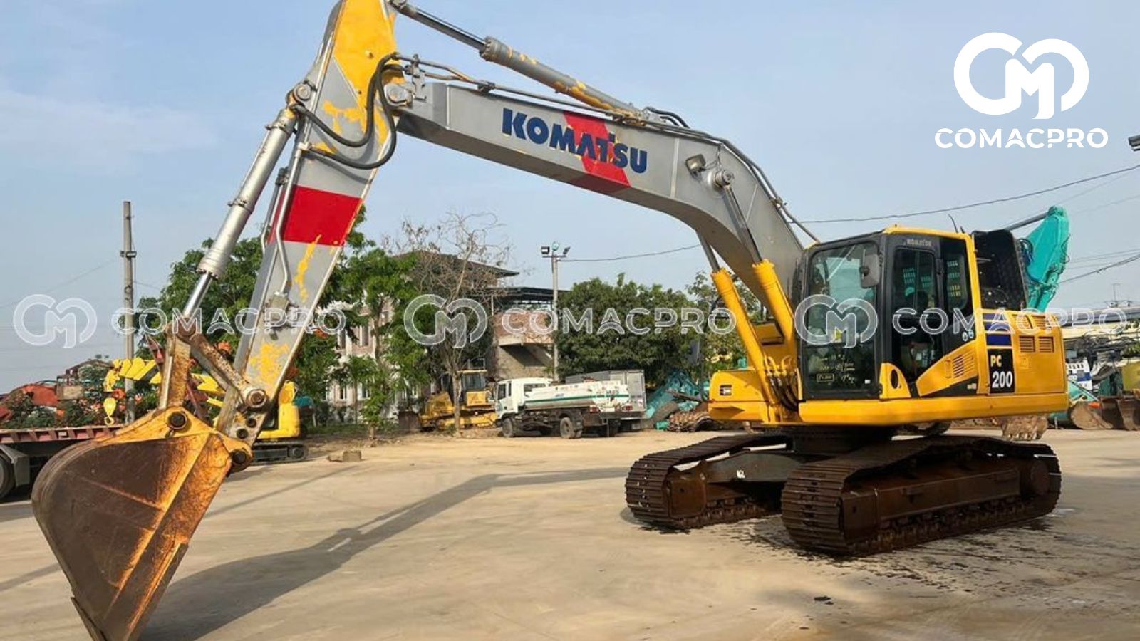 Nên mua máy xúc mới hay cũ? So sánh chi tiết &#038; lựa chọn phù hợp