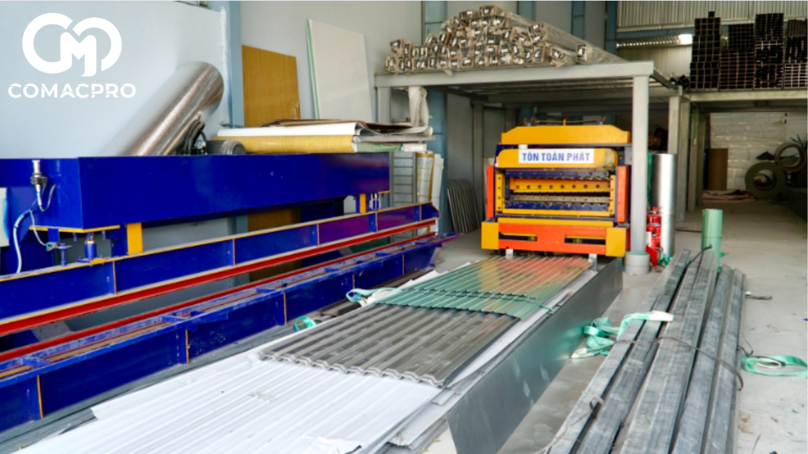 Gia Lai: Nhu cầu mua tôn tăng mạnh sau bão, thị trường vật liệu được kiểm soát chặt