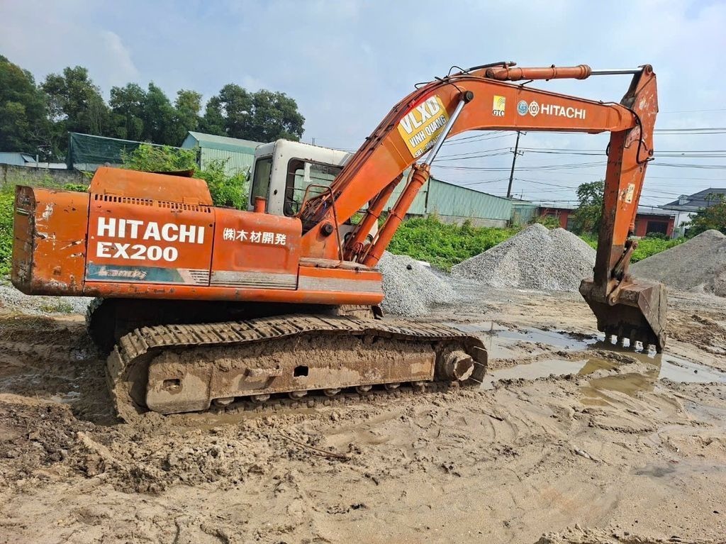 Máy xúc cũ Hitachi EX200