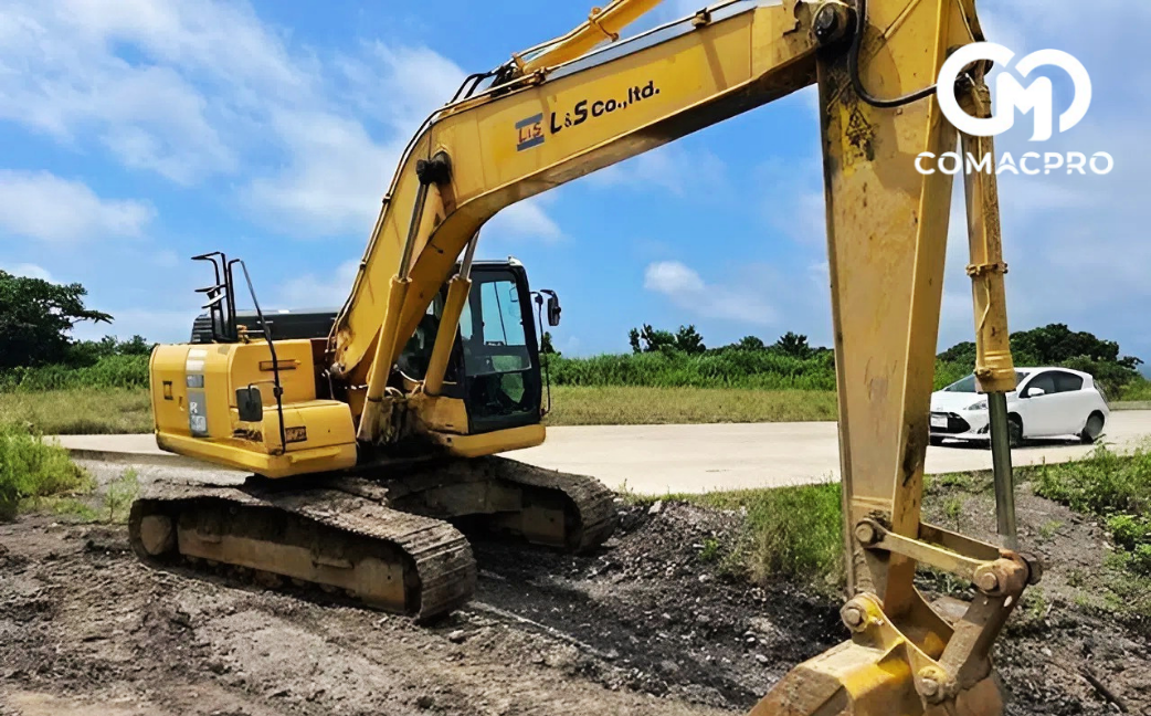 Máy xúc Komatsu cũ 2
